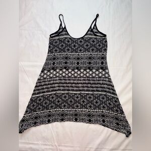B. Darlin Size XS Black & White Geometric Sleeveless Summer Mini Dress